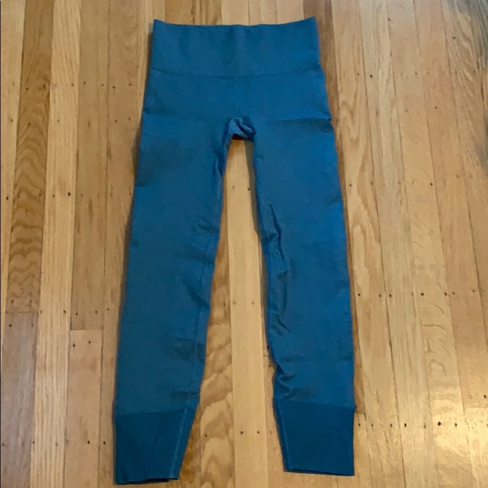 Lululemon size 6